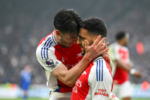 朱世玉：冲甲成功因球队上下非常团结，希望能够一直留在鲲城.