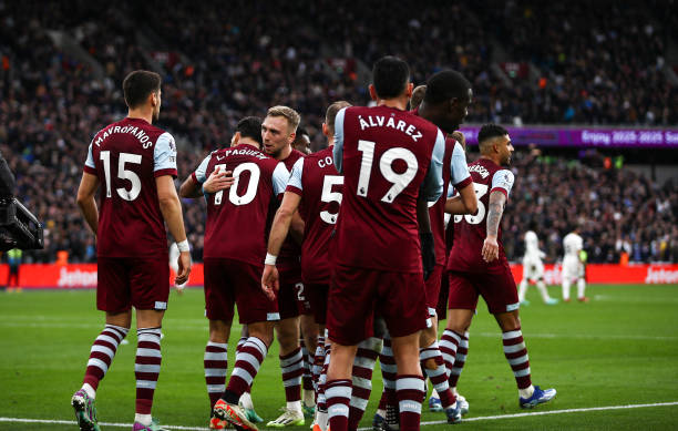 朱世玉：冲甲成功因球队上下非常团结，希望能够一直留在鲲城.